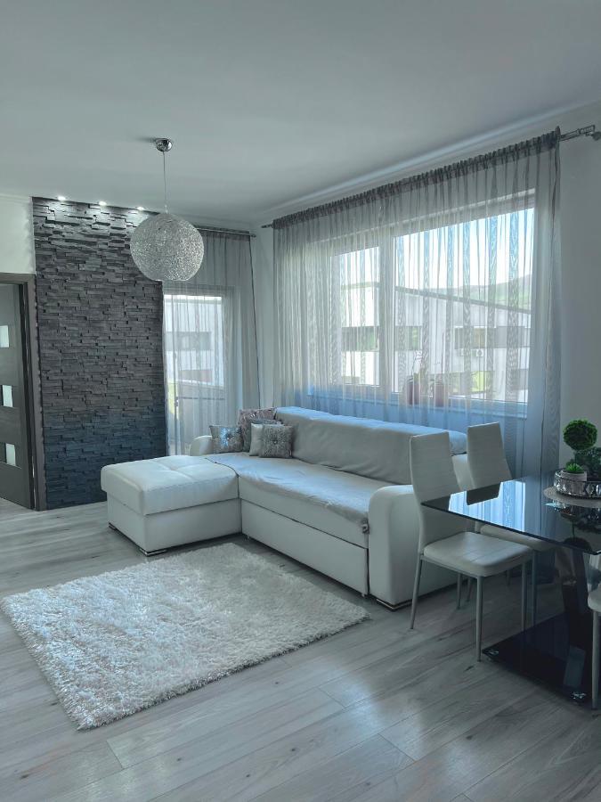 Luxurious Accommodation Floreşti Kültér fotó